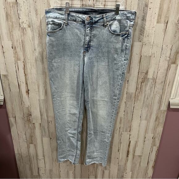 Seven7 High Rise Slim Straight Jeans Light Wash Raw Hem Womens Size 16 - Picture 1 of 9